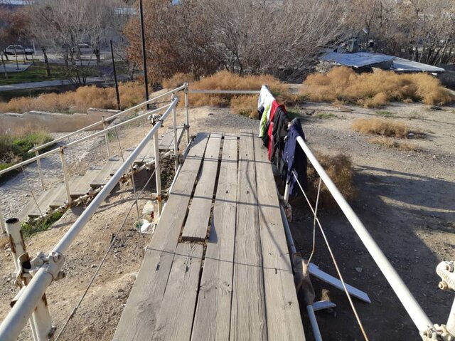 بخش ابتدایی ورود به محوطه‌ی دژ رشکان